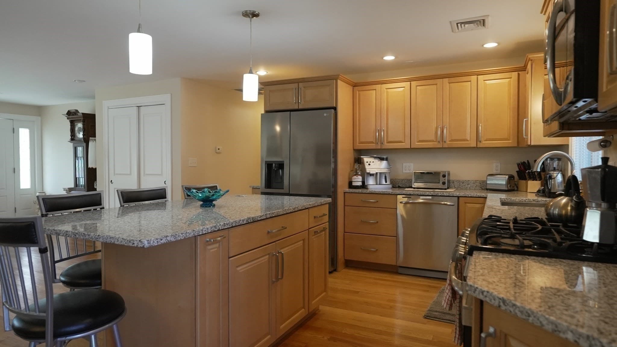 Single Family Residence at 23 Laurine Rd, Saugus MA 01906, Saugus, photo 5 of 36