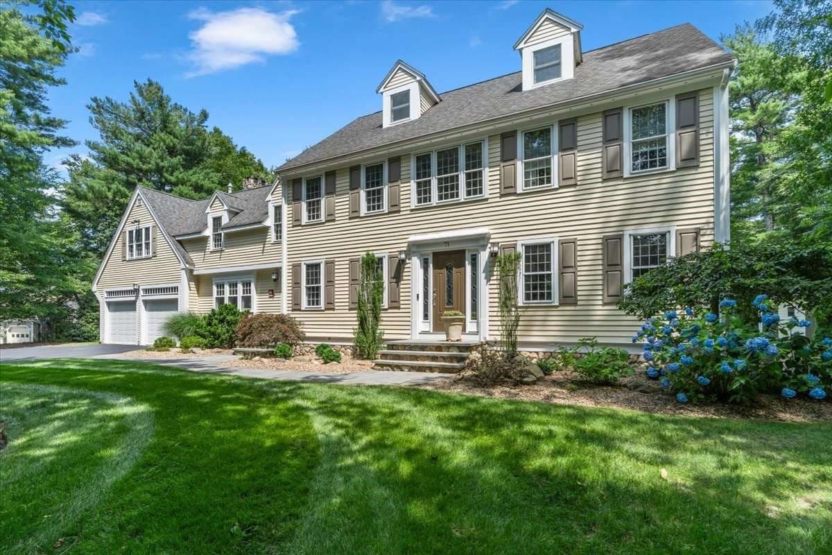 Single Family Residence at 71 Arrow Head Rd, Marshfield MA 02050, Marshfield, photo 2 of 41