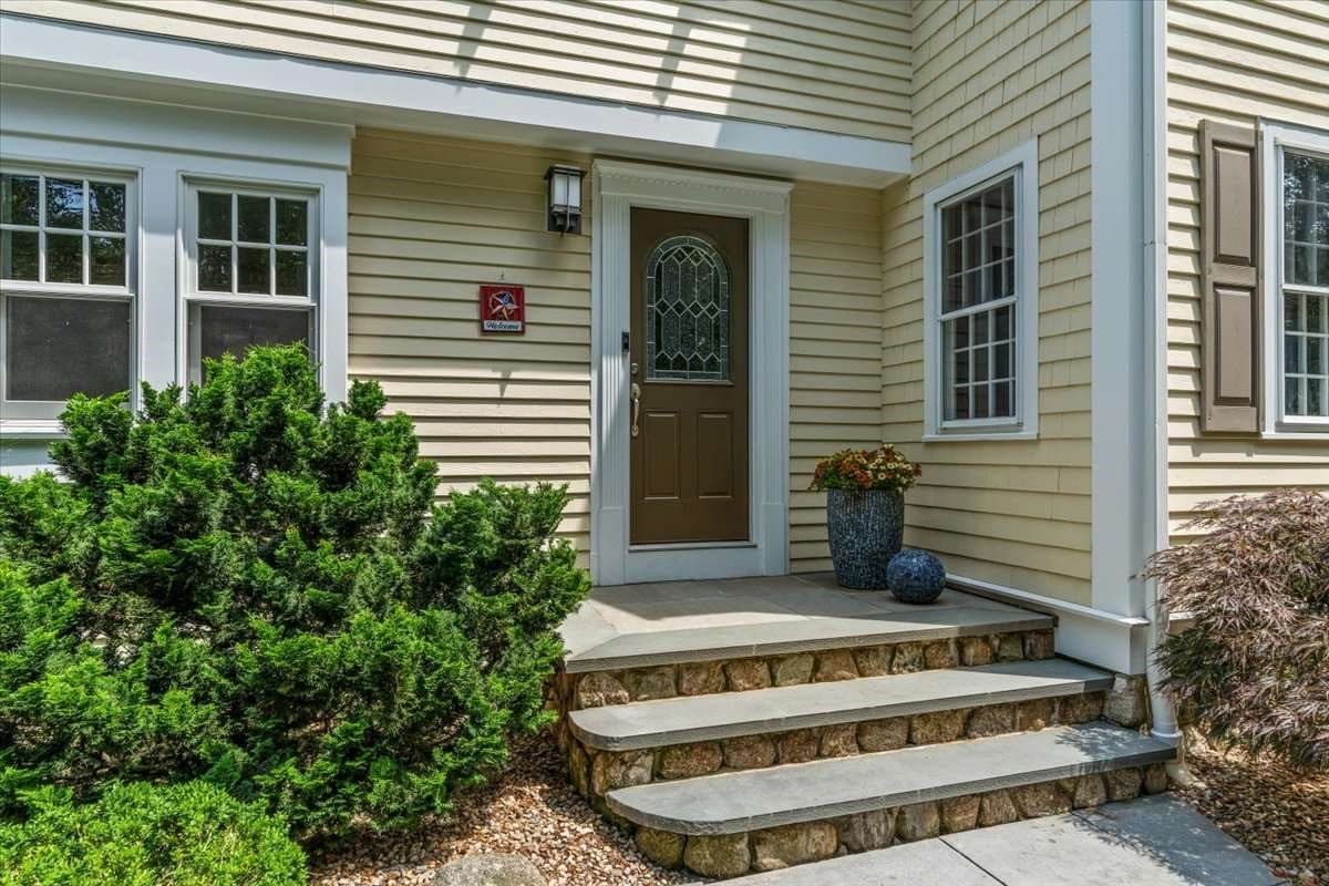 Single Family Residence at 71 Arrow Head Rd, Marshfield MA 02050, Marshfield, photo 4 of 41
