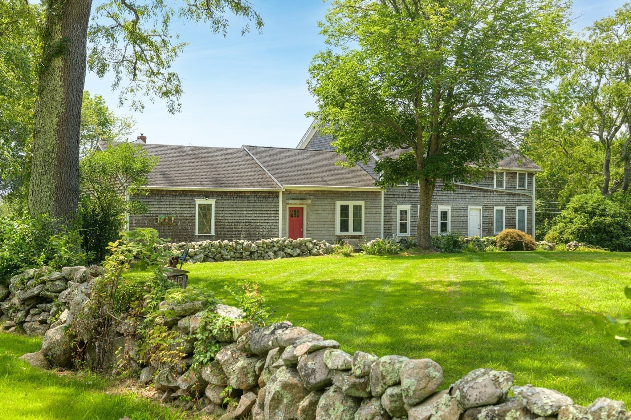 2 Family - 2 Units Side by Side at 864-866 Pine Hill, Westport MA 02790, photo 2 of 41