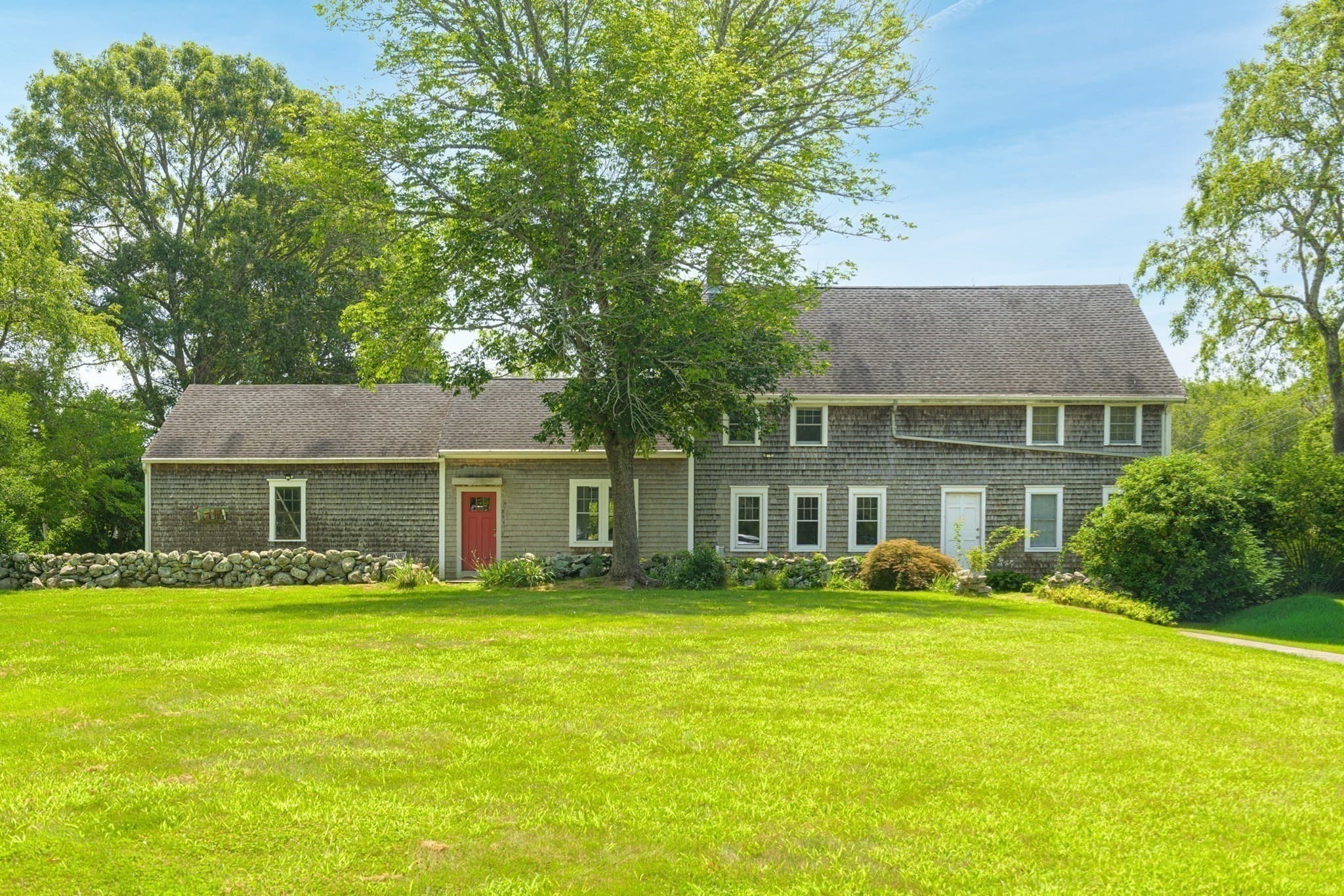 2 Family - 2 Units Side by Side at 864-866 Pine Hill, Westport MA 02790, photo 4 of 41