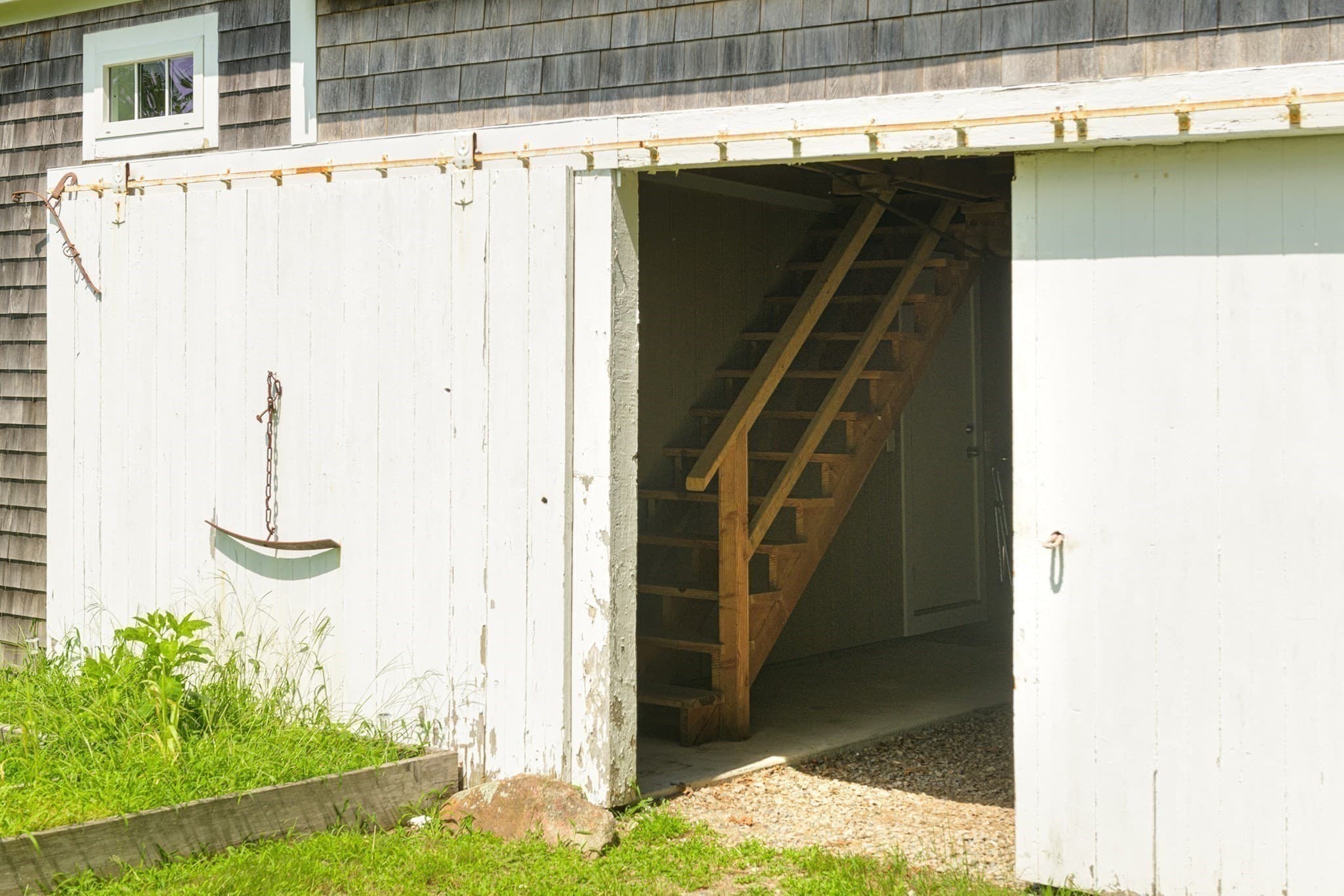 2 Family - 2 Units Side by Side at 864-866 Pine Hill, Westport MA 02790, photo 8 of 41