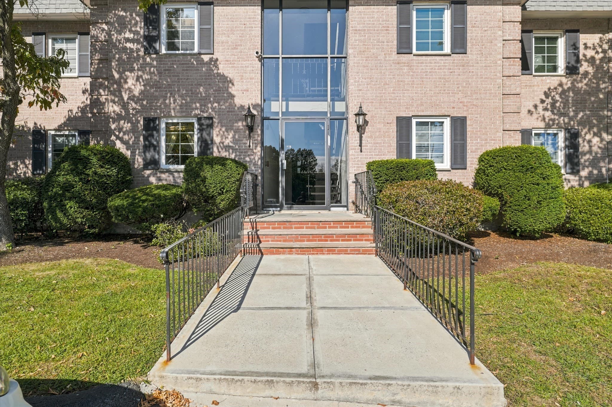 Condominium at 500 Northshore Rd # 11A, Peabody MA 01960, Peabody, photo 29 of 33
