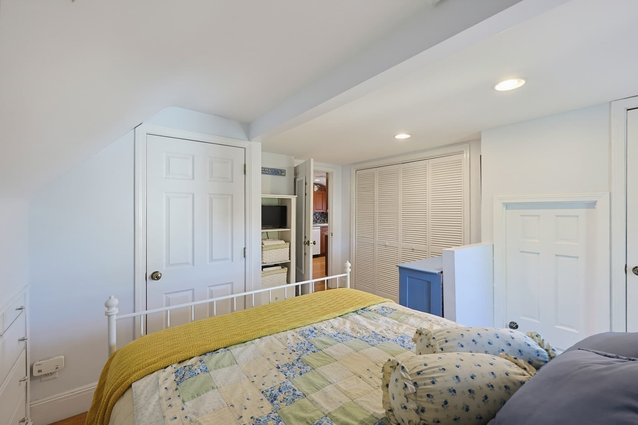 Condominium at 42 Cedar St # 3, Somerville MA 02143, Somerville, photo 32 of 39