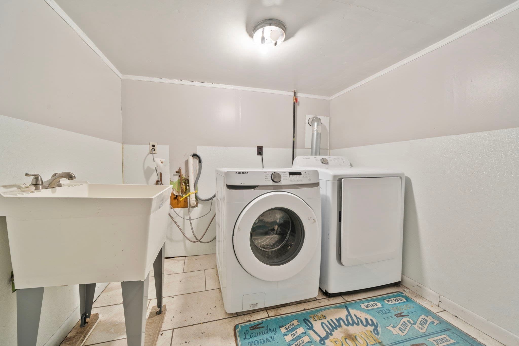 Single Family Residence at 69 Mountain Ave, Boston MA 02124, photo 28 of 32