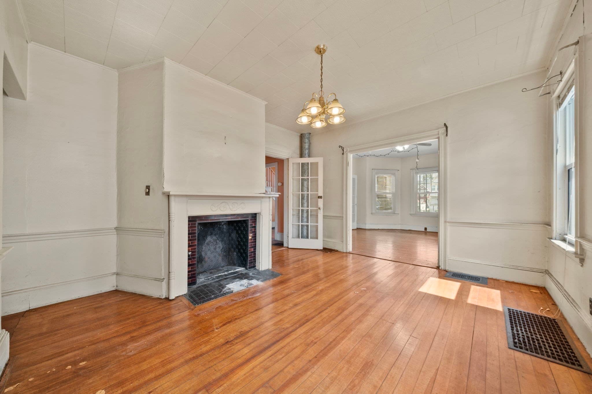 Single Family Residence at 69 Mountain Ave, Boston MA 02124, photo 5 of 32