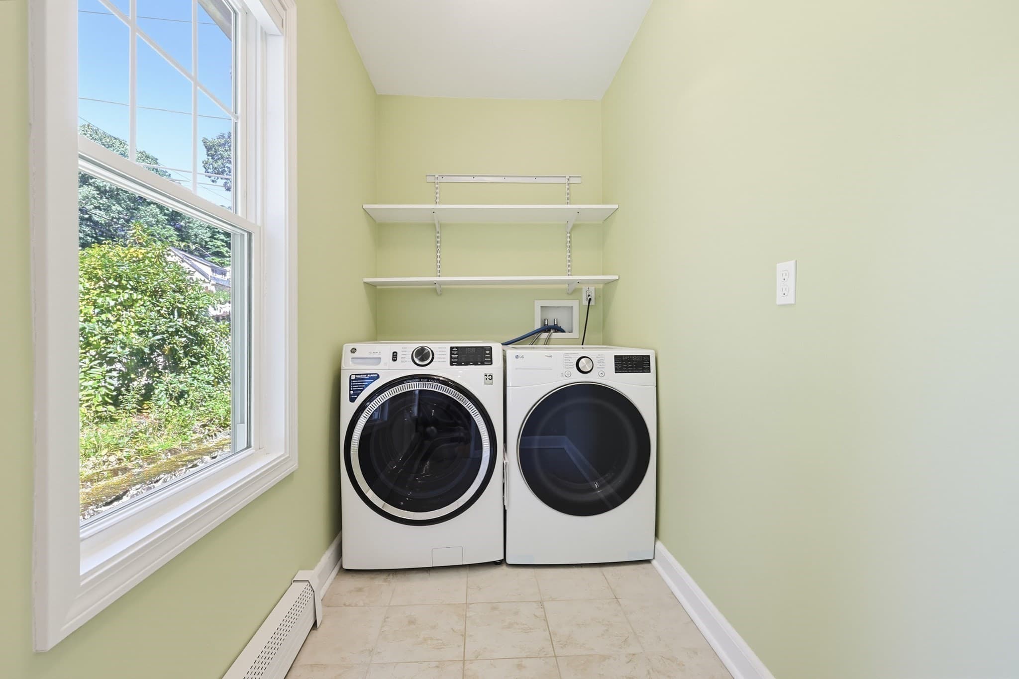 Single Family Residence at 23 Tallawanda Dr., Worcester MA 01603, Worcester, photo 10 of 27