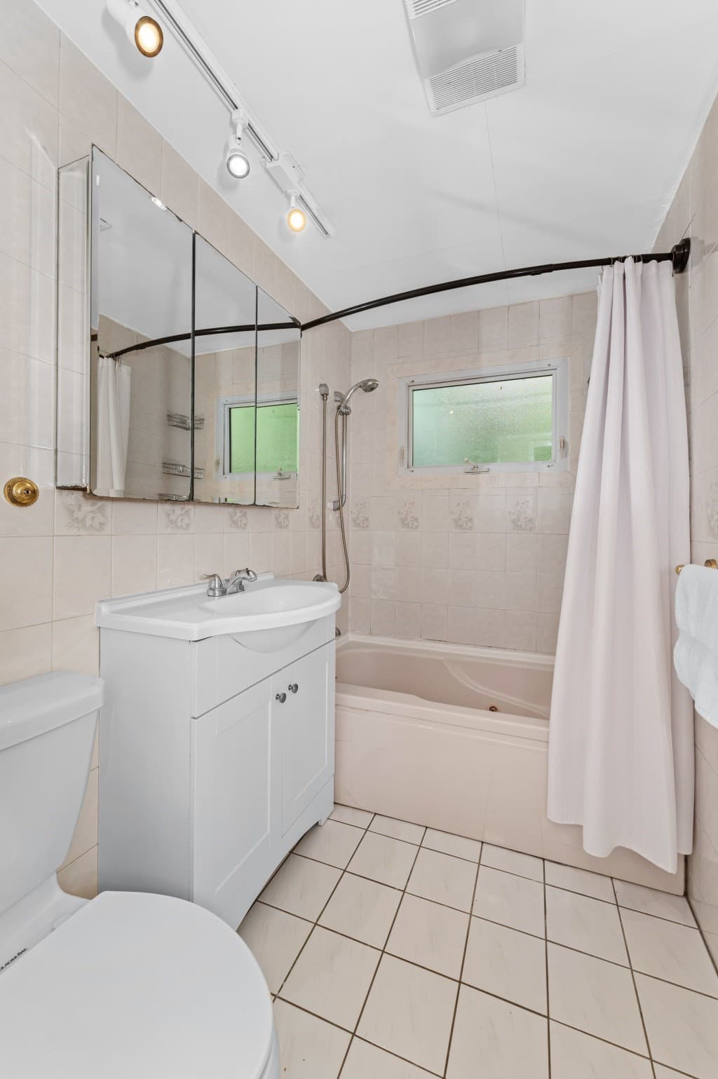 Single Family Residence at 191 Kenrick St, Boston MA 02135, photo 19 of 29