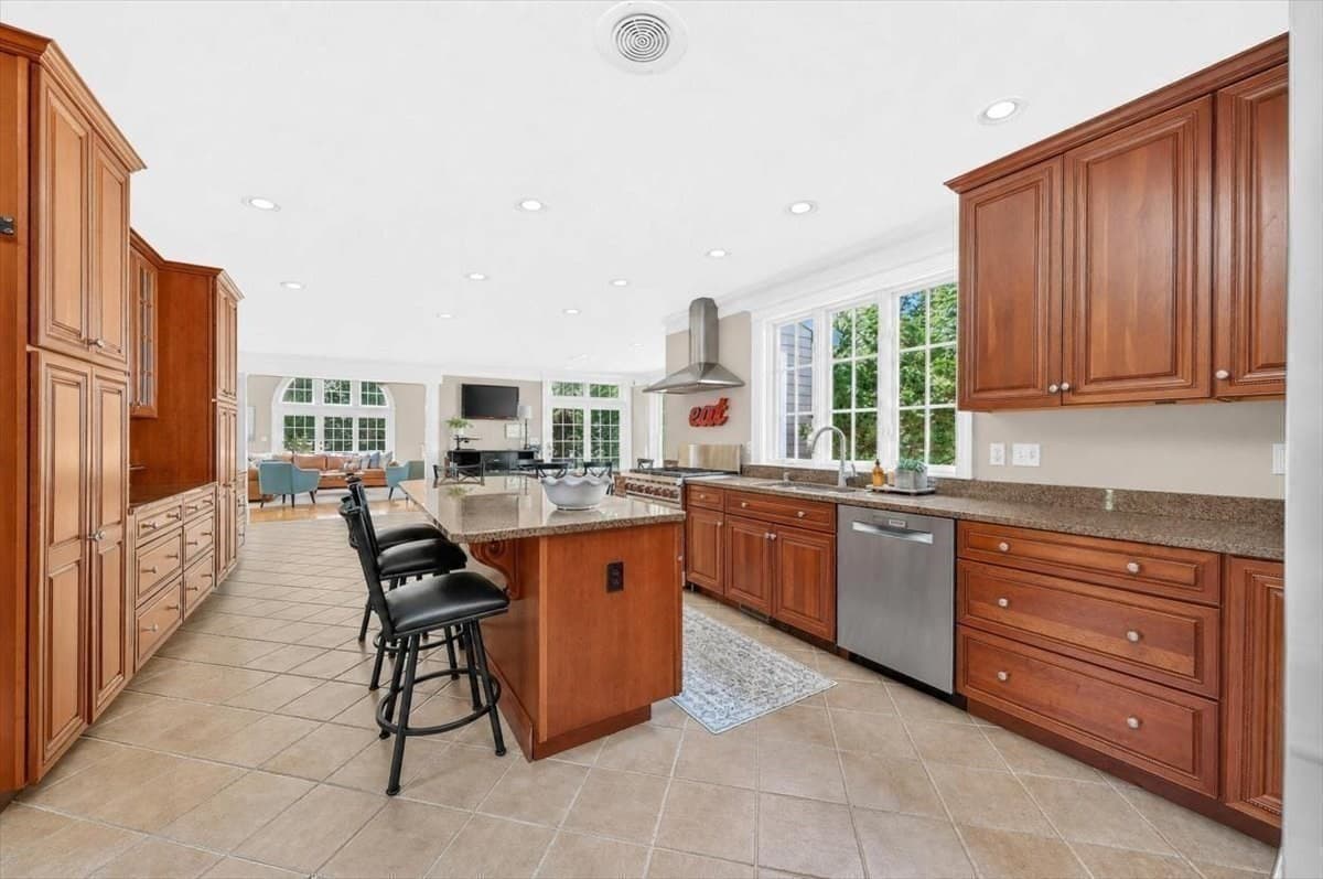 Single Family Residence at 35 Old Shipyard Lane, Hanover MA 02339, Hanover, photo 16 of 39