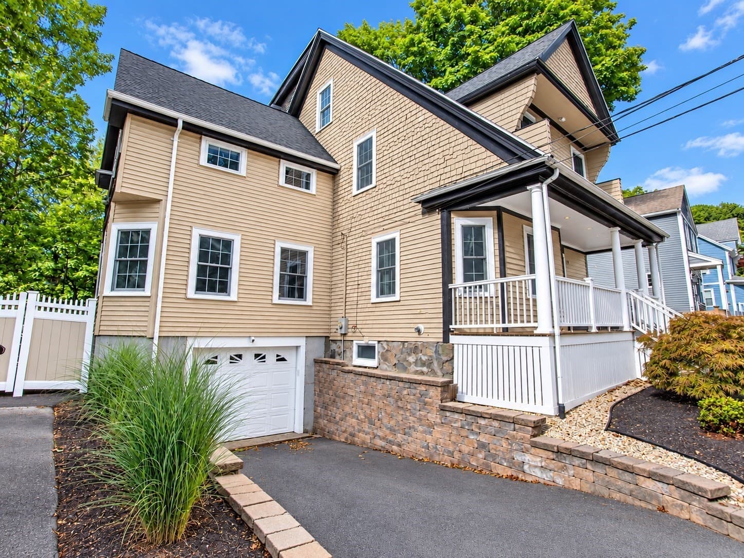 Single Family Residence at 84 Spring St, Wakefield MA 01880, photo 3 of 35