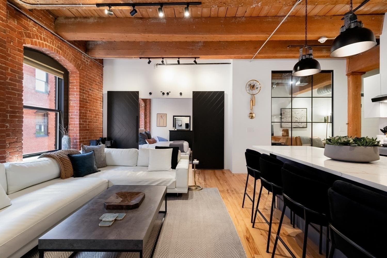 21 Wormwood St # 422, Boston MA 02210