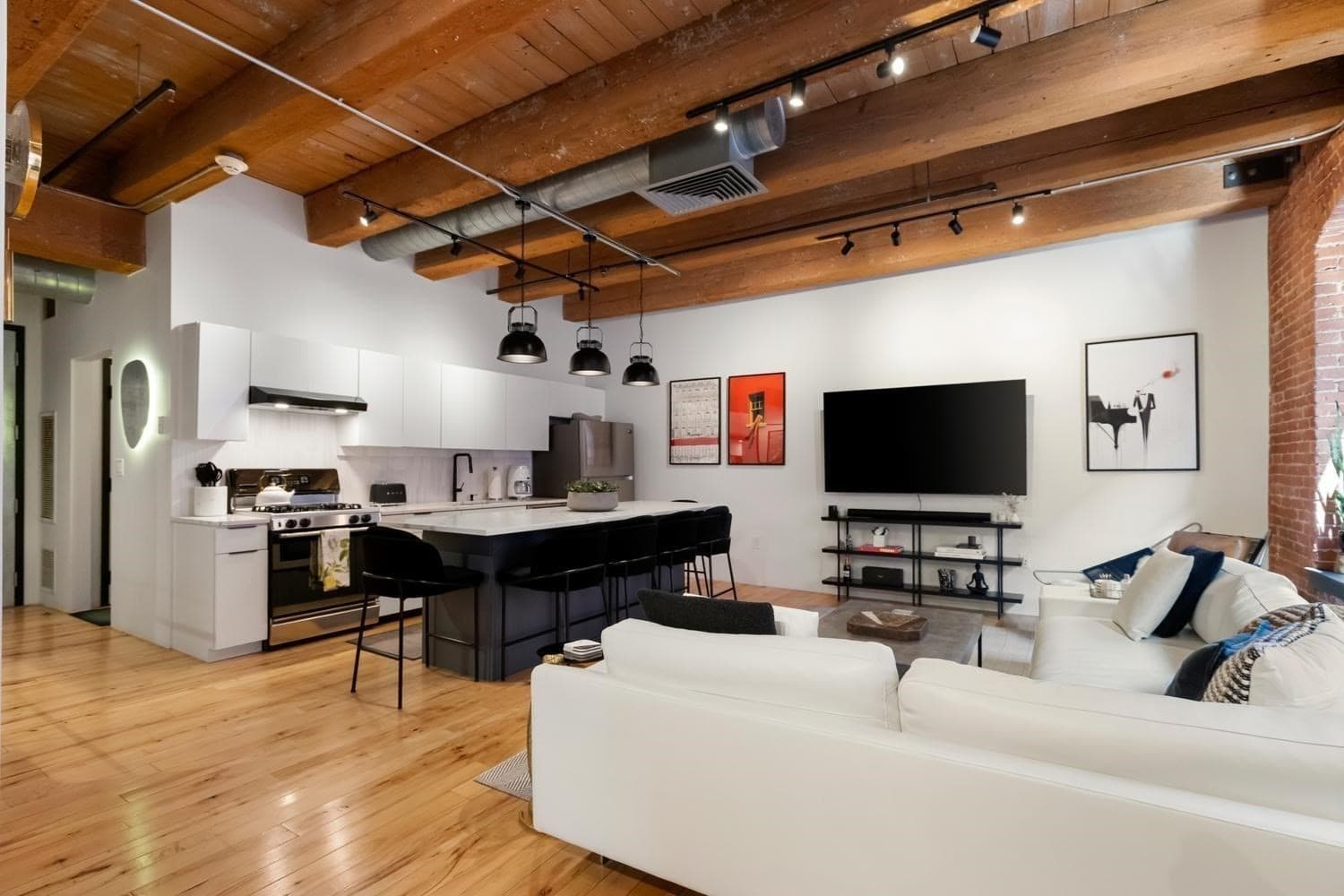 Condominium at 21 Wormwood St # 422, Boston MA 02210, photo 5 of 32