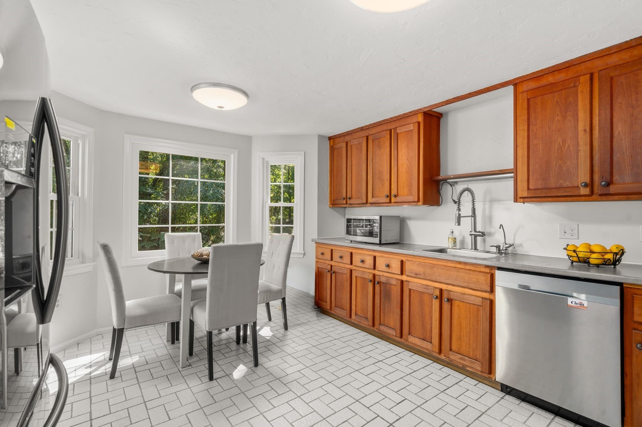 Single Family Residence at 942 Salem End Road, Framingham MA 01702, Framingham, photo 6 of 30