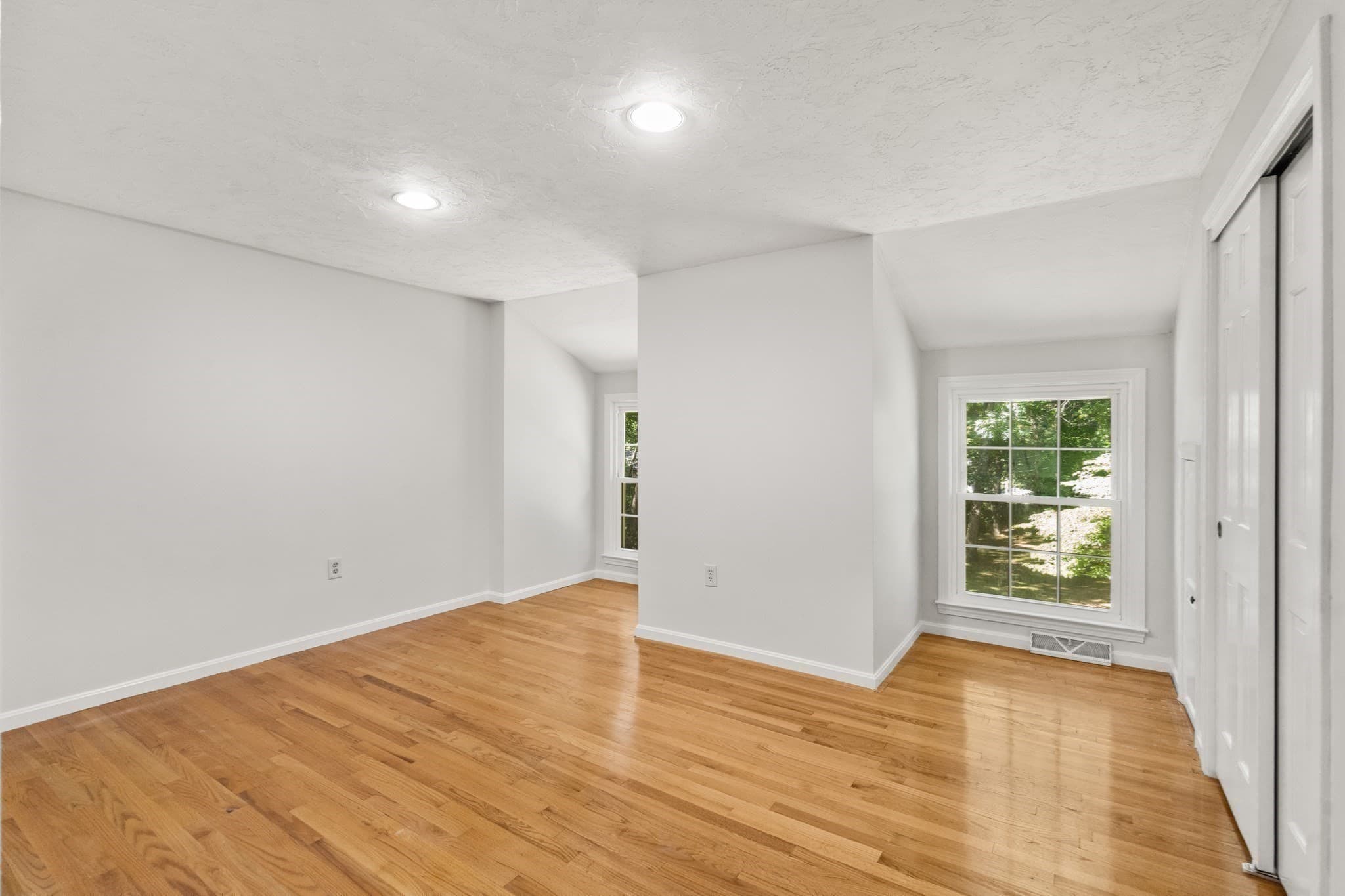 Single Family Residence at 942 Salem End Road, Framingham MA 01702, Framingham, photo 17 of 30