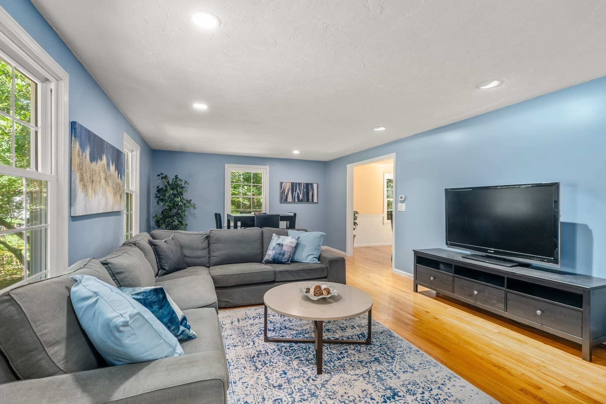 Single Family Residence at 942 Salem End Road, Framingham MA 01702, Framingham, photo 3 of 30