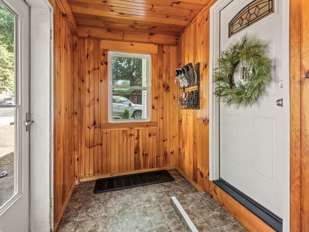 Single Family Residence at 60 Bowker Street, Worcester MA 01604, Worcester, photo 5 of 39