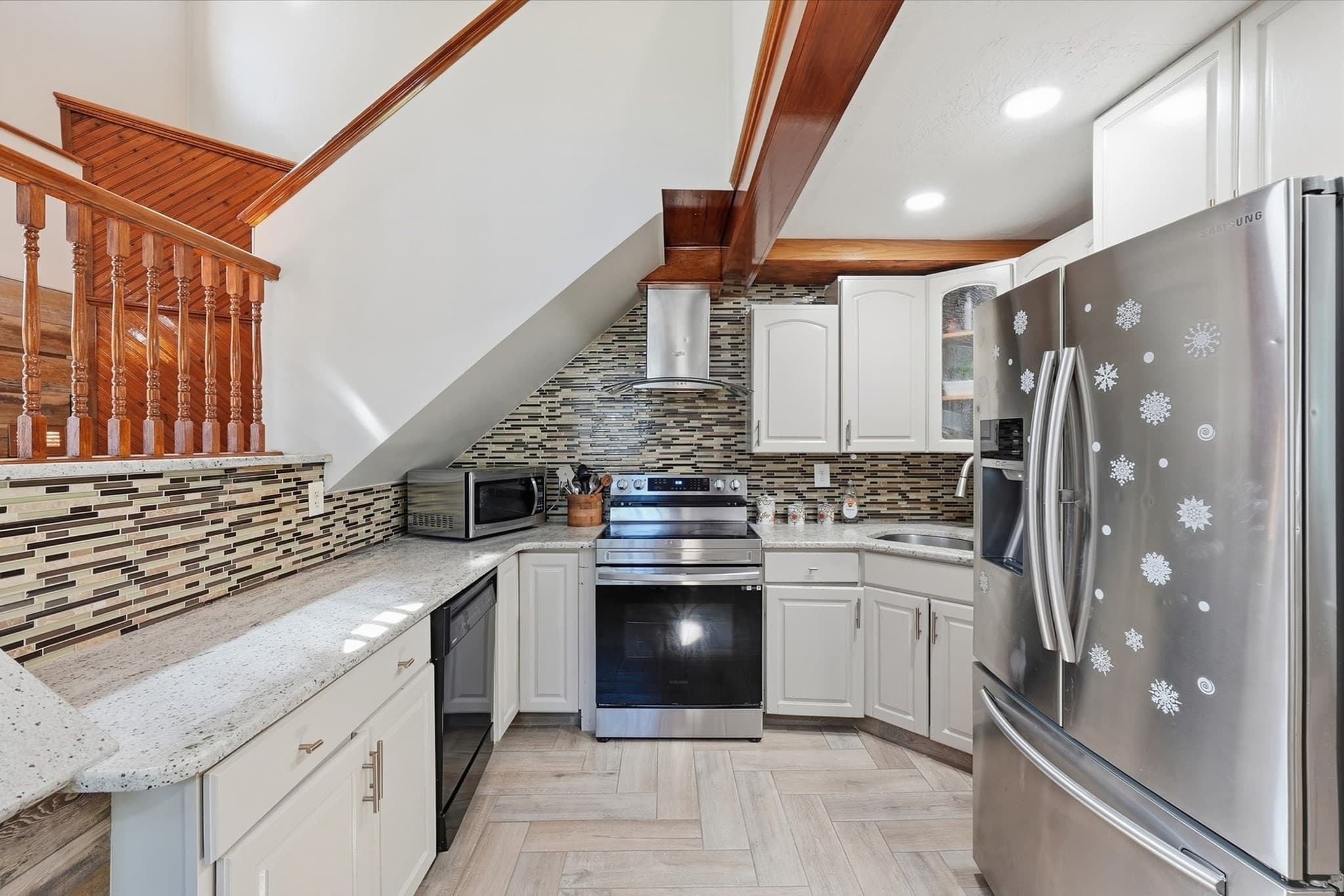 Single Family Residence at 6 Harrington Way, Worcester MA 01604, Worcester, photo 4 of 42