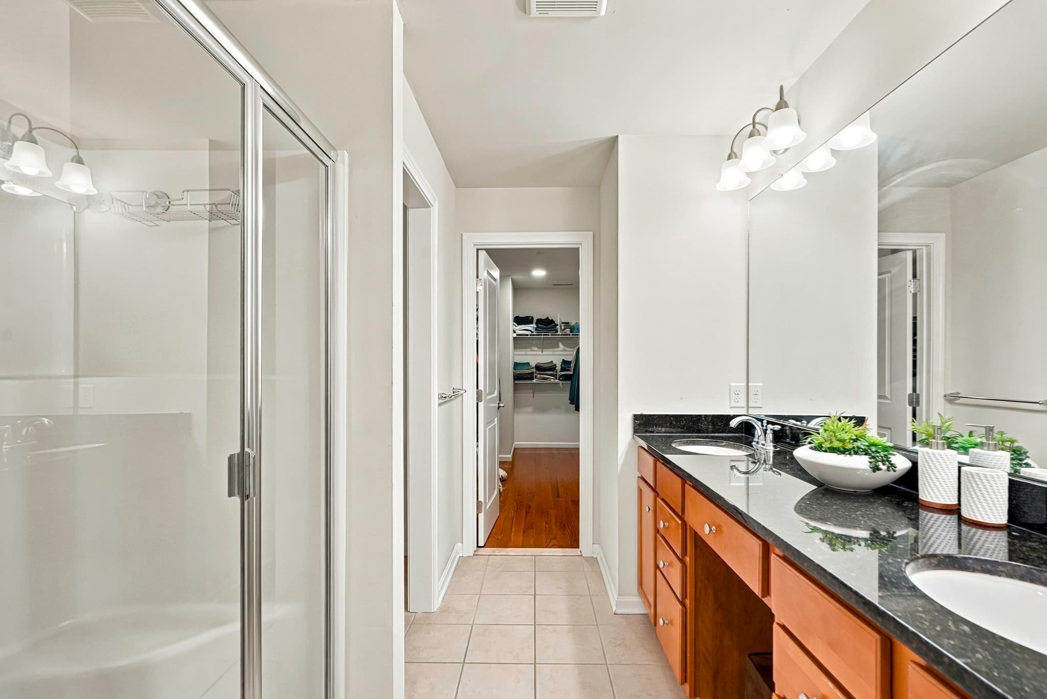 Condominium at 39 Frostpane Ln # 39, Hopkinton MA 01748, Hopkinton, photo 23 of 41