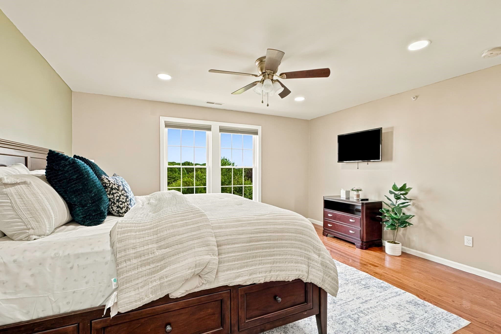 Condominium at 39 Frostpane Ln # 39, Hopkinton MA 01748, Hopkinton, photo 22 of 41