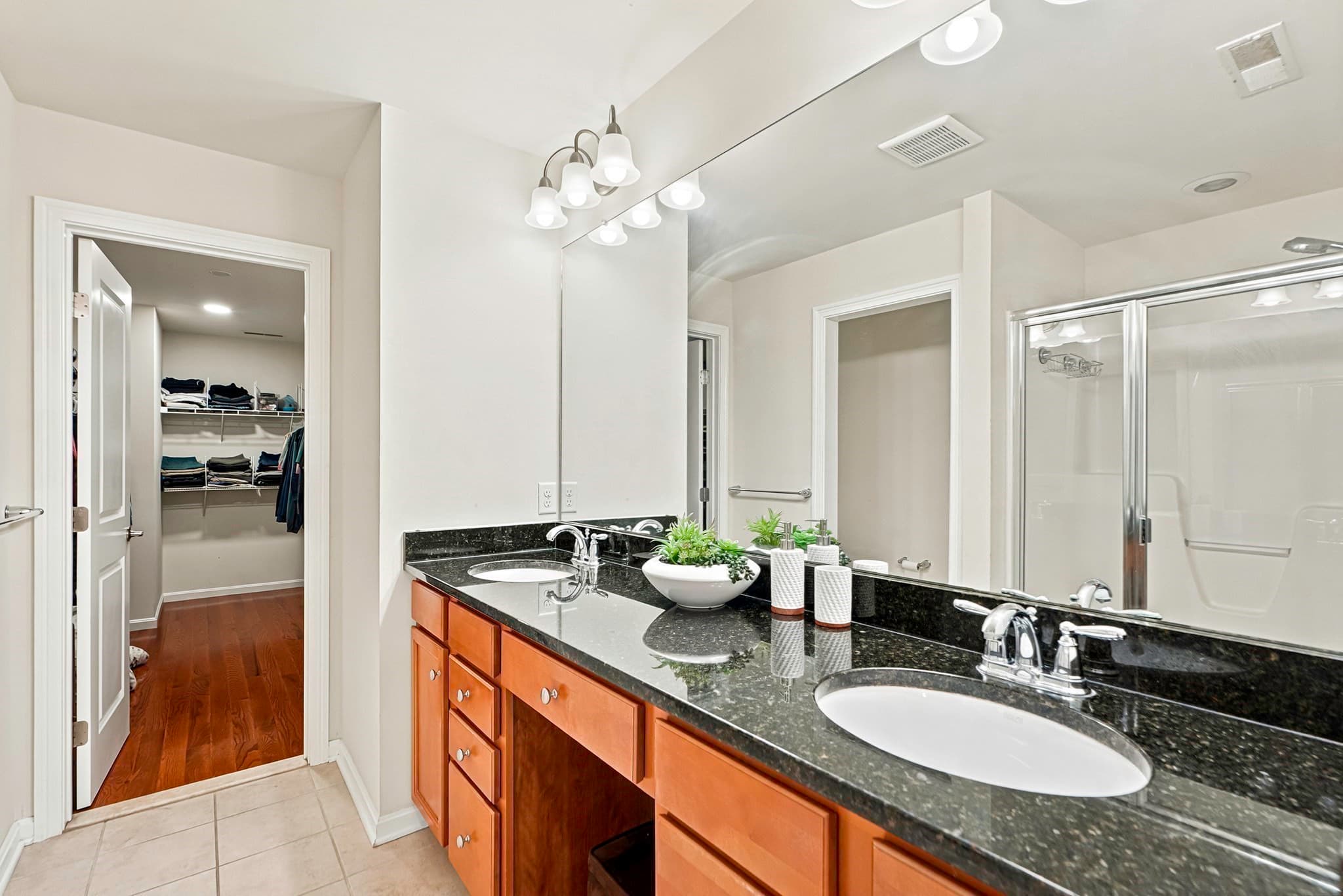 Condominium at 39 Frostpane Ln # 39, Hopkinton MA 01748, Hopkinton, photo 24 of 41