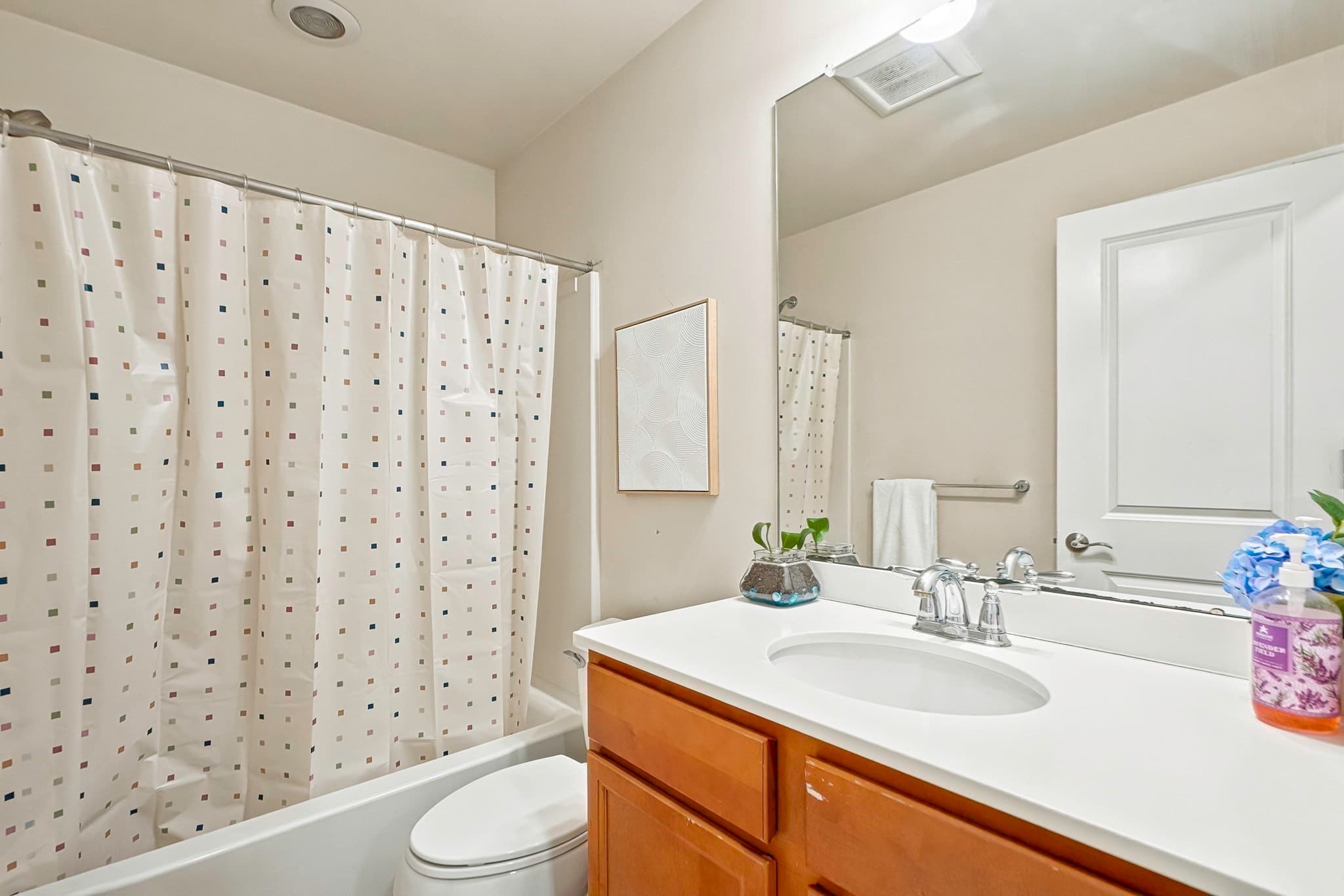Condominium at 39 Frostpane Ln # 39, Hopkinton MA 01748, Hopkinton, photo 14 of 41