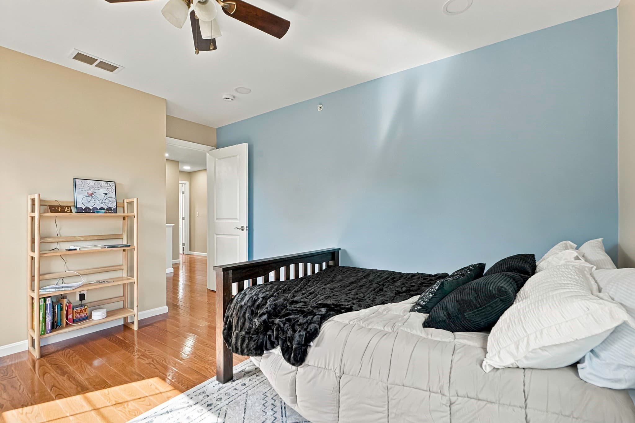 Condominium at 39 Frostpane Ln # 39, Hopkinton MA 01748, Hopkinton, photo 18 of 41