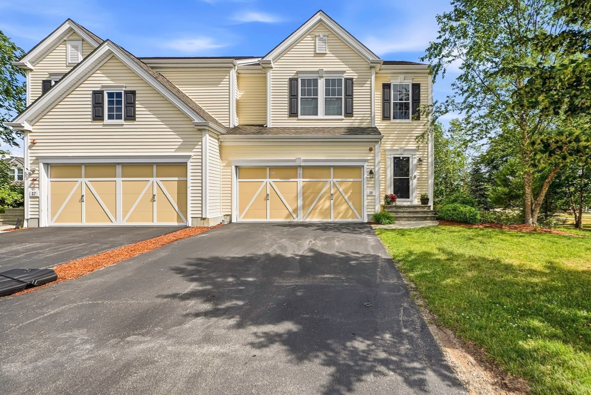 Condominium at 39 Frostpane Ln # 39, Hopkinton MA 01748, Hopkinton, photo 40 of 41