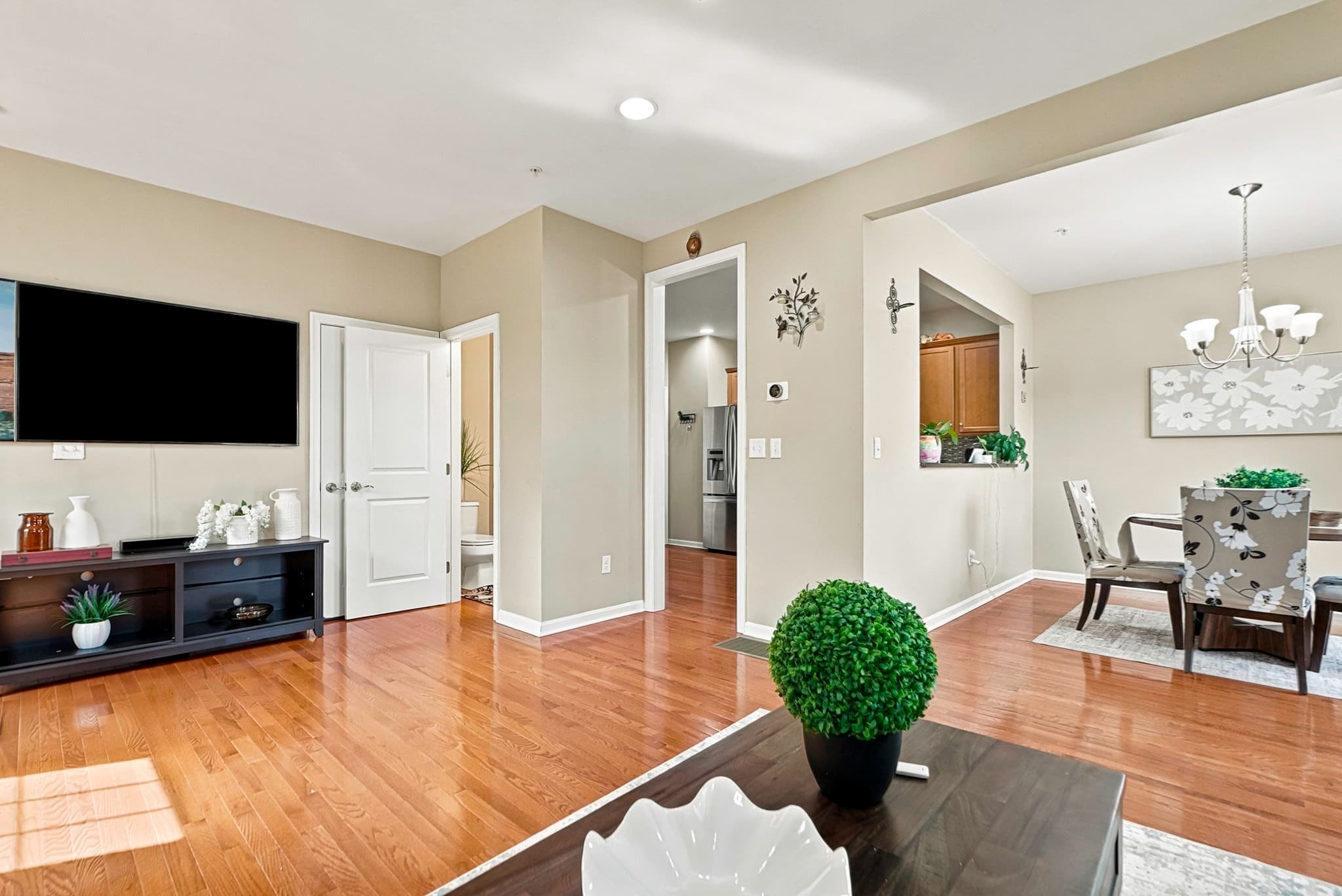 Condominium at 39 Frostpane Ln # 39, Hopkinton MA 01748, Hopkinton, photo 4 of 41