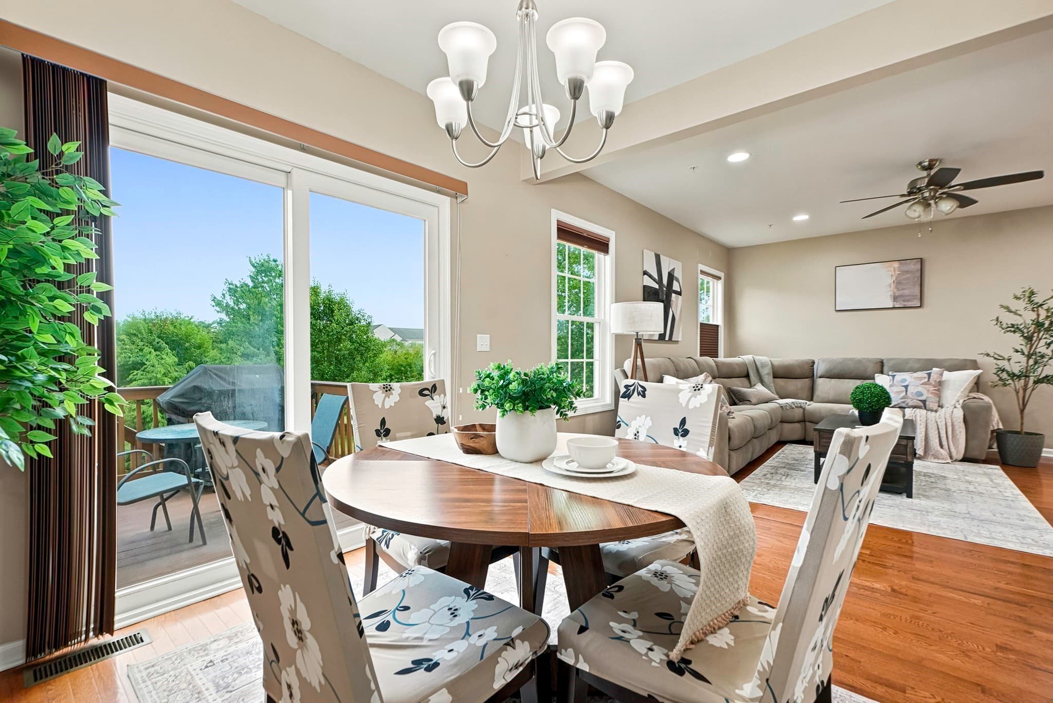Condominium at 39 Frostpane Ln # 39, Hopkinton MA 01748, Hopkinton, photo 8 of 41