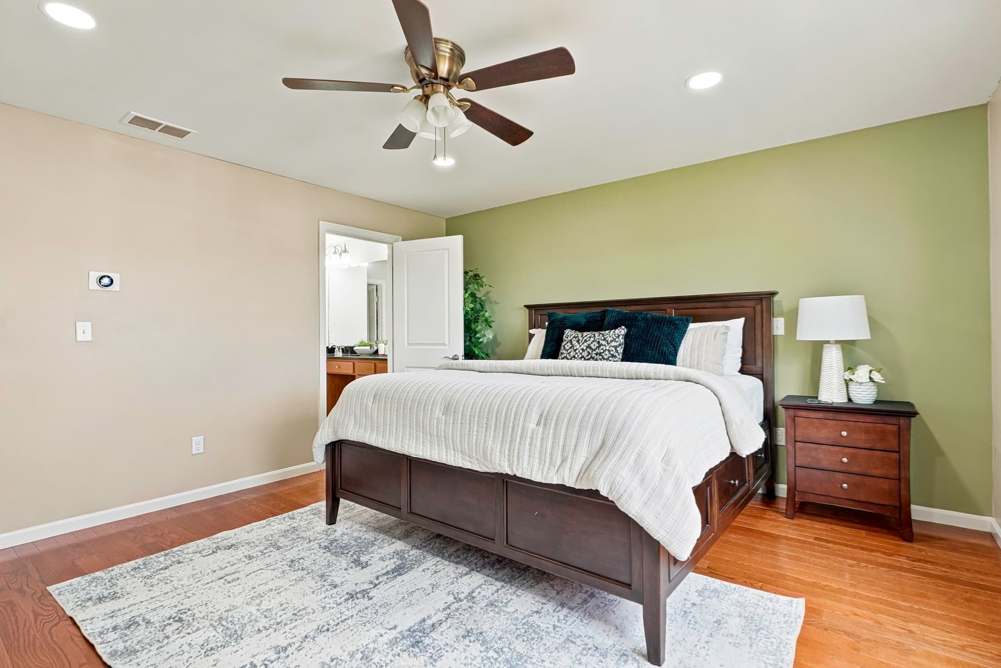 Condominium at 39 Frostpane Ln # 39, Hopkinton MA 01748, Hopkinton, photo 21 of 41