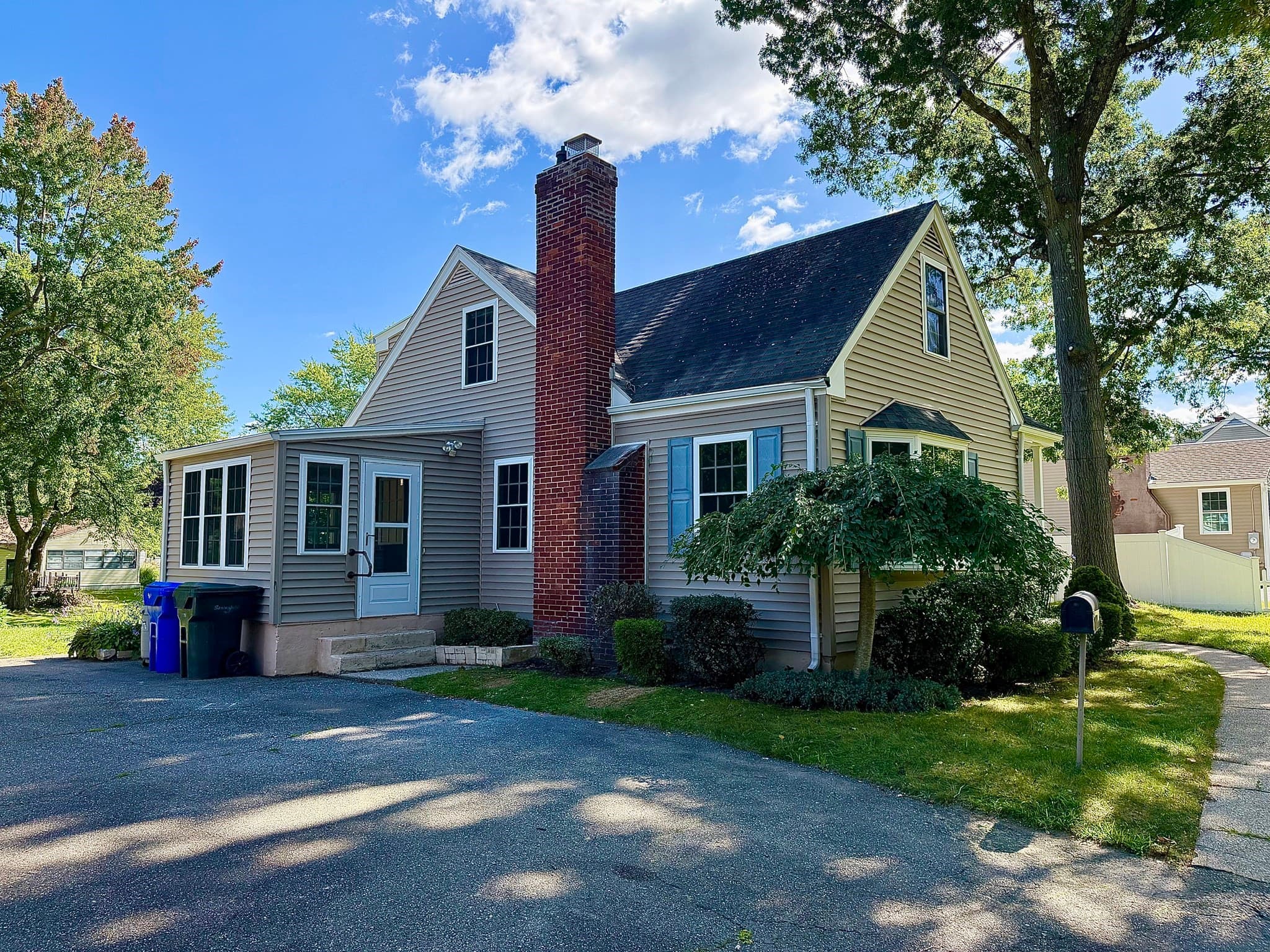 Single Family Residence at 66 Greaney St, Springfield MA 01104, Springfield, photo 3 of 24