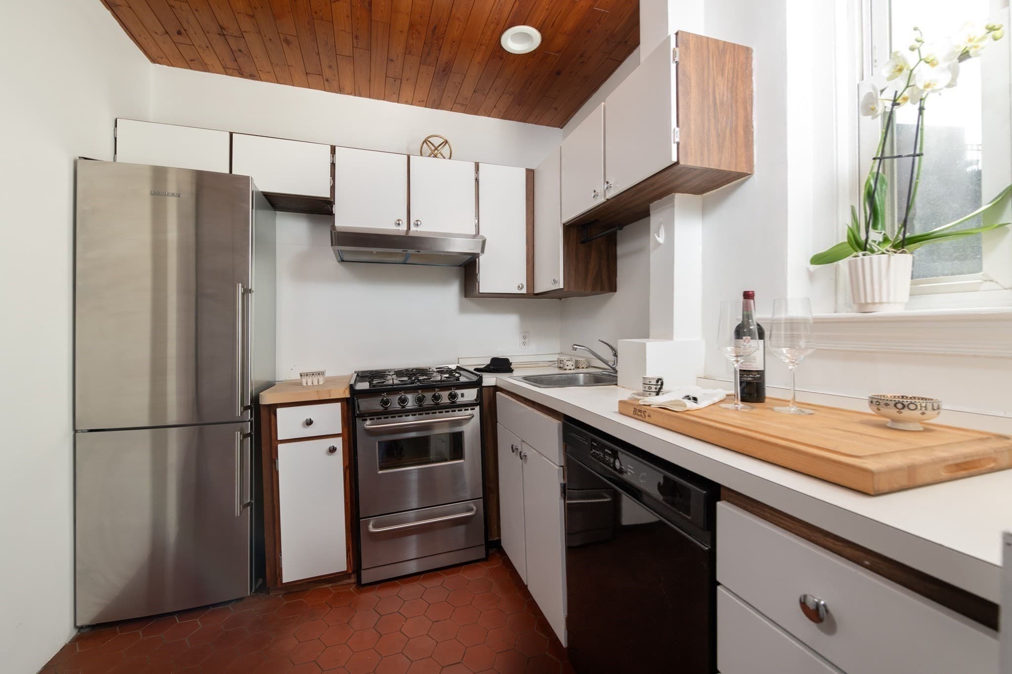 Condominium at 112 Pinckney St # 46, Boston MA 02114, photo 8 of 30
