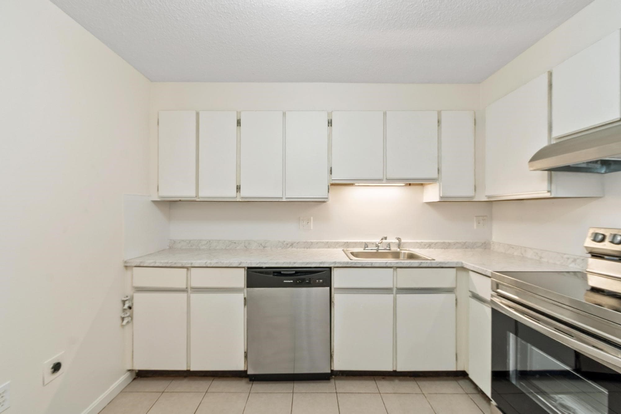 Condominium at 406-U 301 Broadway # 301, Lynn MA 01940, Lynn, photo 6 of 25