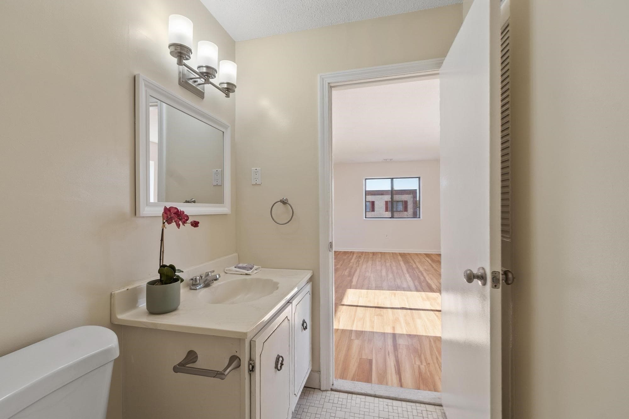Condominium at 406-U 301 Broadway # 301, Lynn MA 01940, Lynn, photo 16 of 25