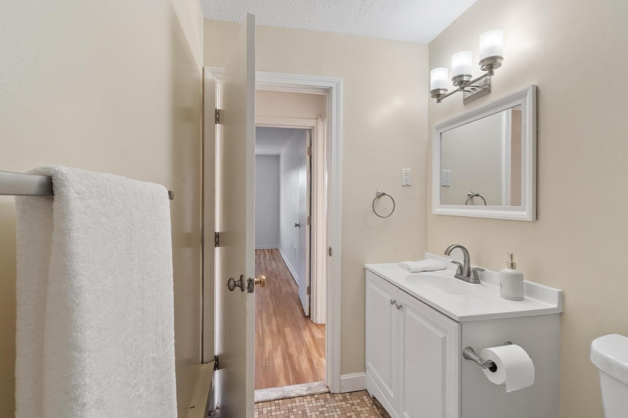 Condominium at 406-U 301 Broadway # 301, Lynn MA 01940, Lynn, photo 18 of 25