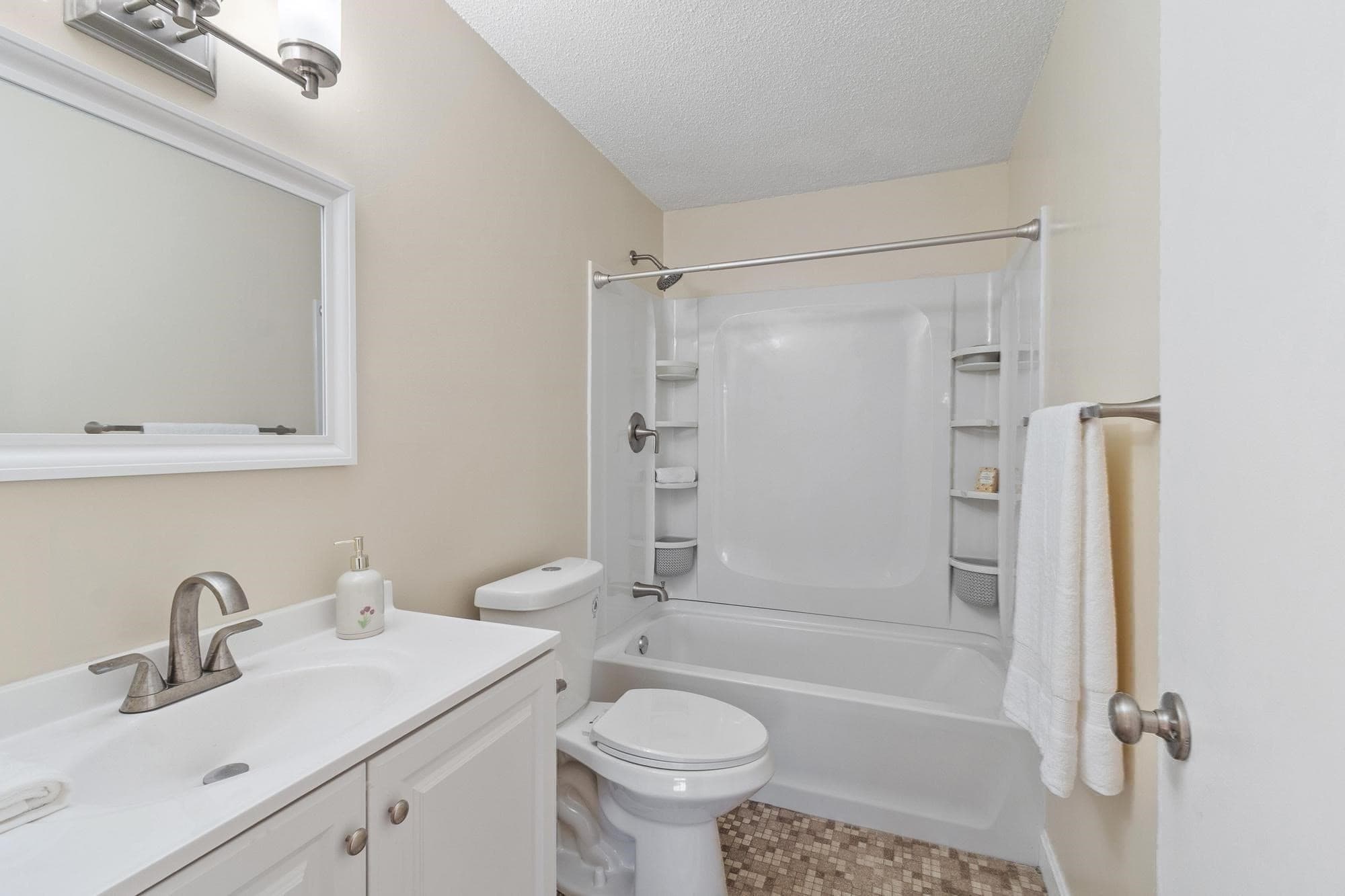 Condominium at 406-U 301 Broadway # 301, Lynn MA 01940, Lynn, photo 19 of 25