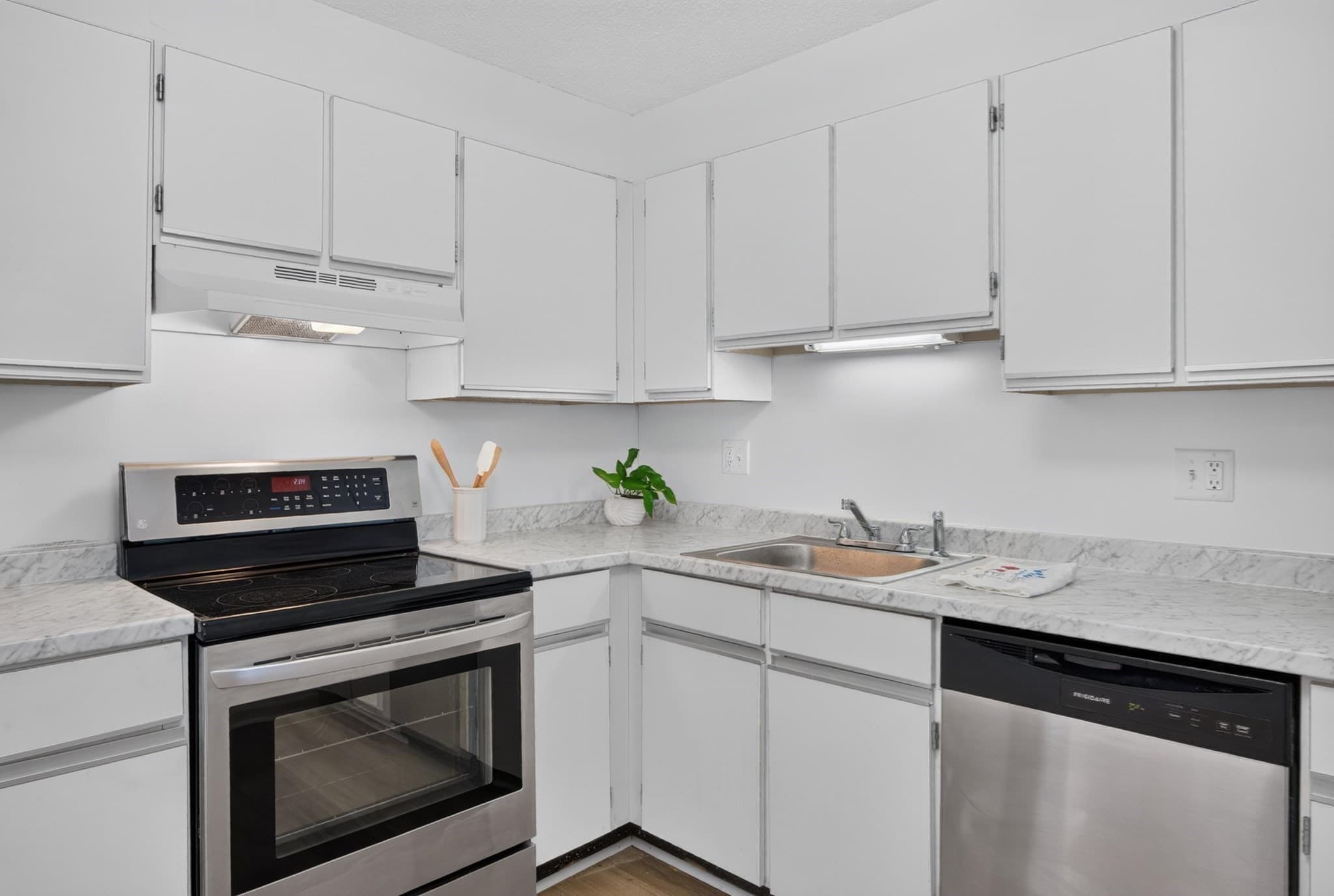 Condominium at 406-U 307 Broadway # 307, Lynn MA 01904, Lynn, photo 9 of 32