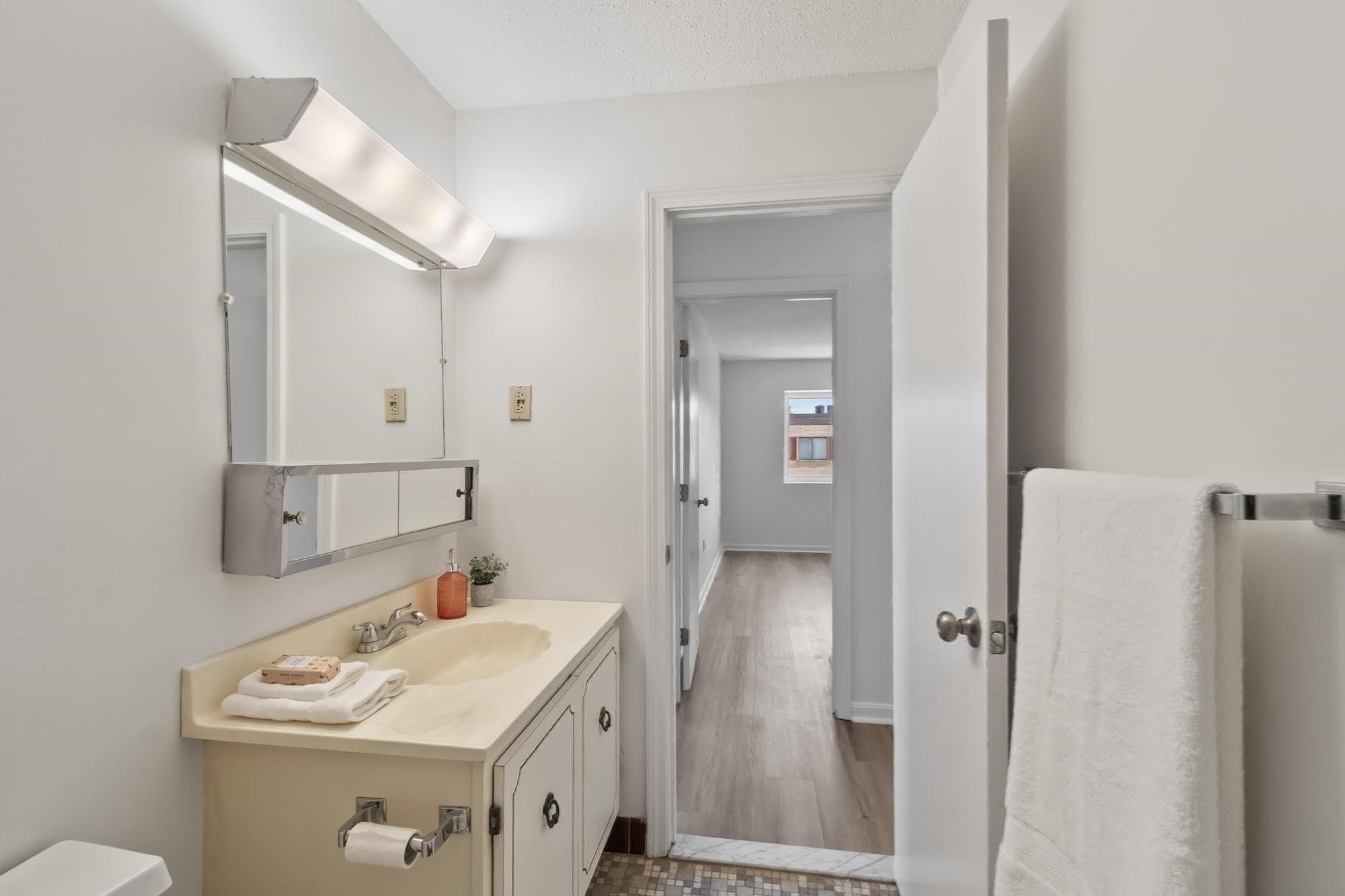 Condominium at 406-U 307 Broadway # 307, Lynn MA 01904, Lynn, photo 19 of 32