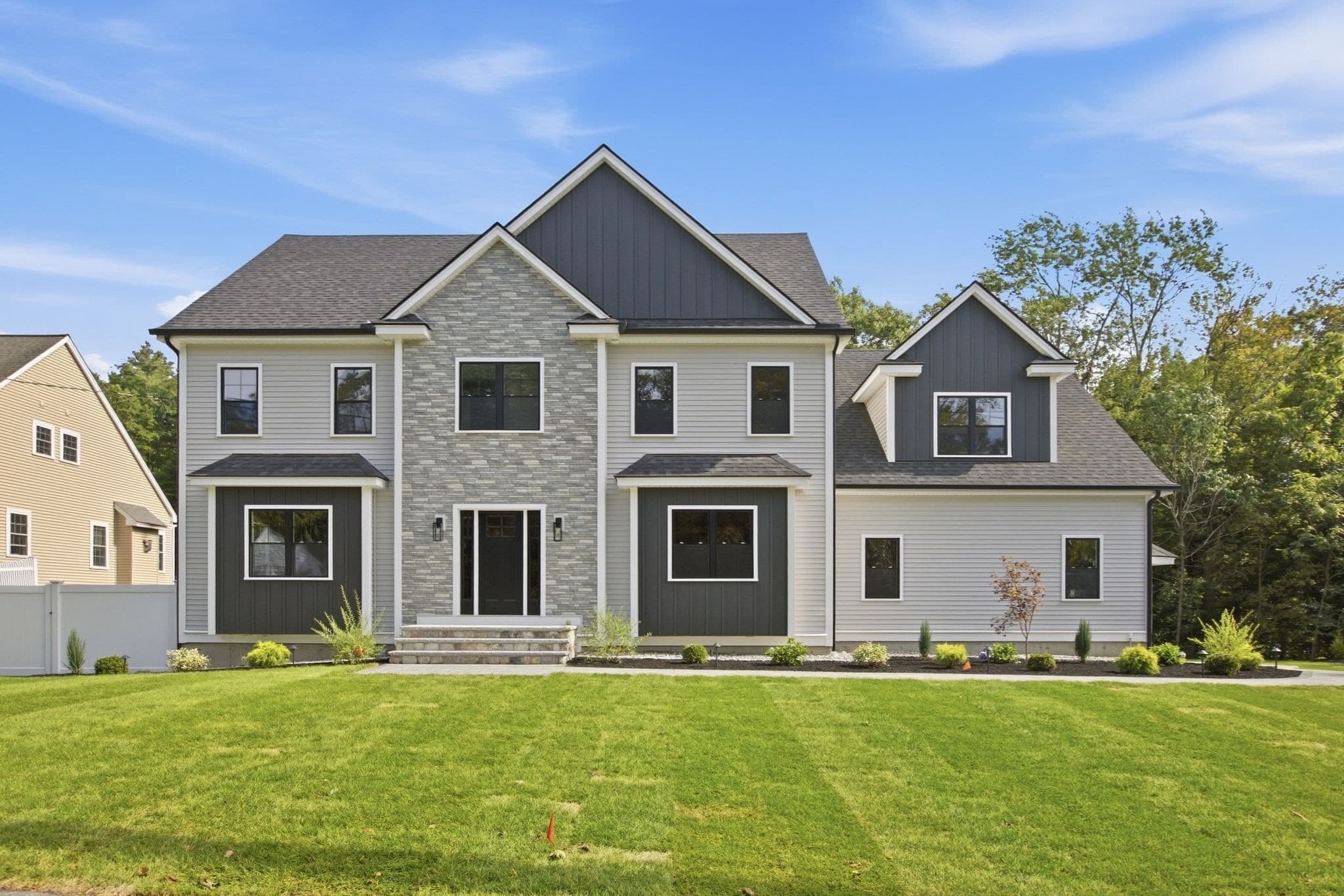 Single Family Residence at 11 Lexington St, Burlington MA 01803, Burlington, photo 2 of 42