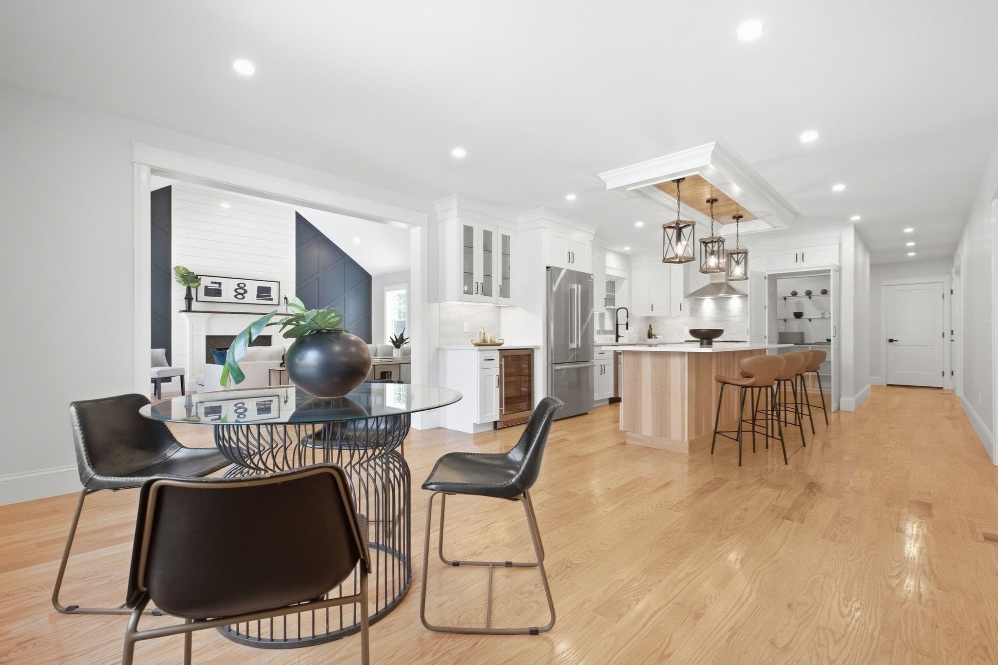 Single Family Residence at 11 Lexington St, Burlington MA 01803, Burlington, photo 12 of 42