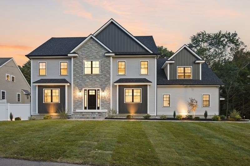 11 Lexington St, Burlington MA 01803