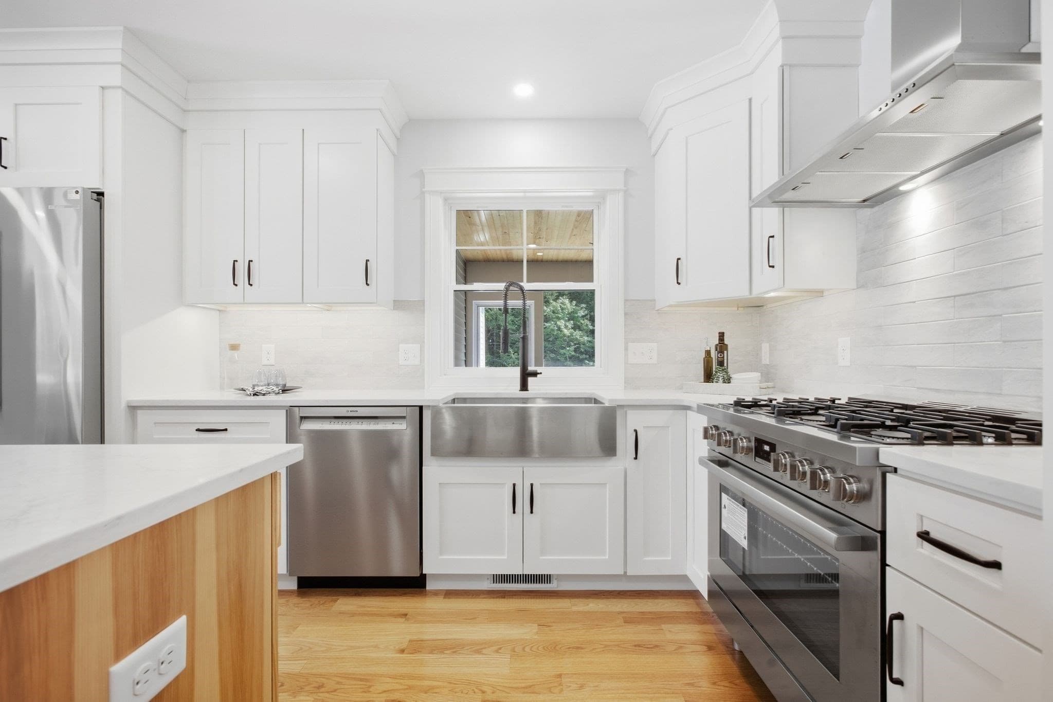 Single Family Residence at 11 Lexington St, Burlington MA 01803, Burlington, photo 10 of 42