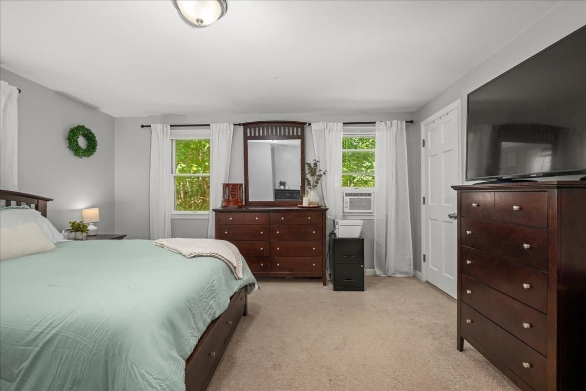 Single Family Residence at 65 Carter Rd, Worcester MA 01609, Worcester, photo 13 of 36