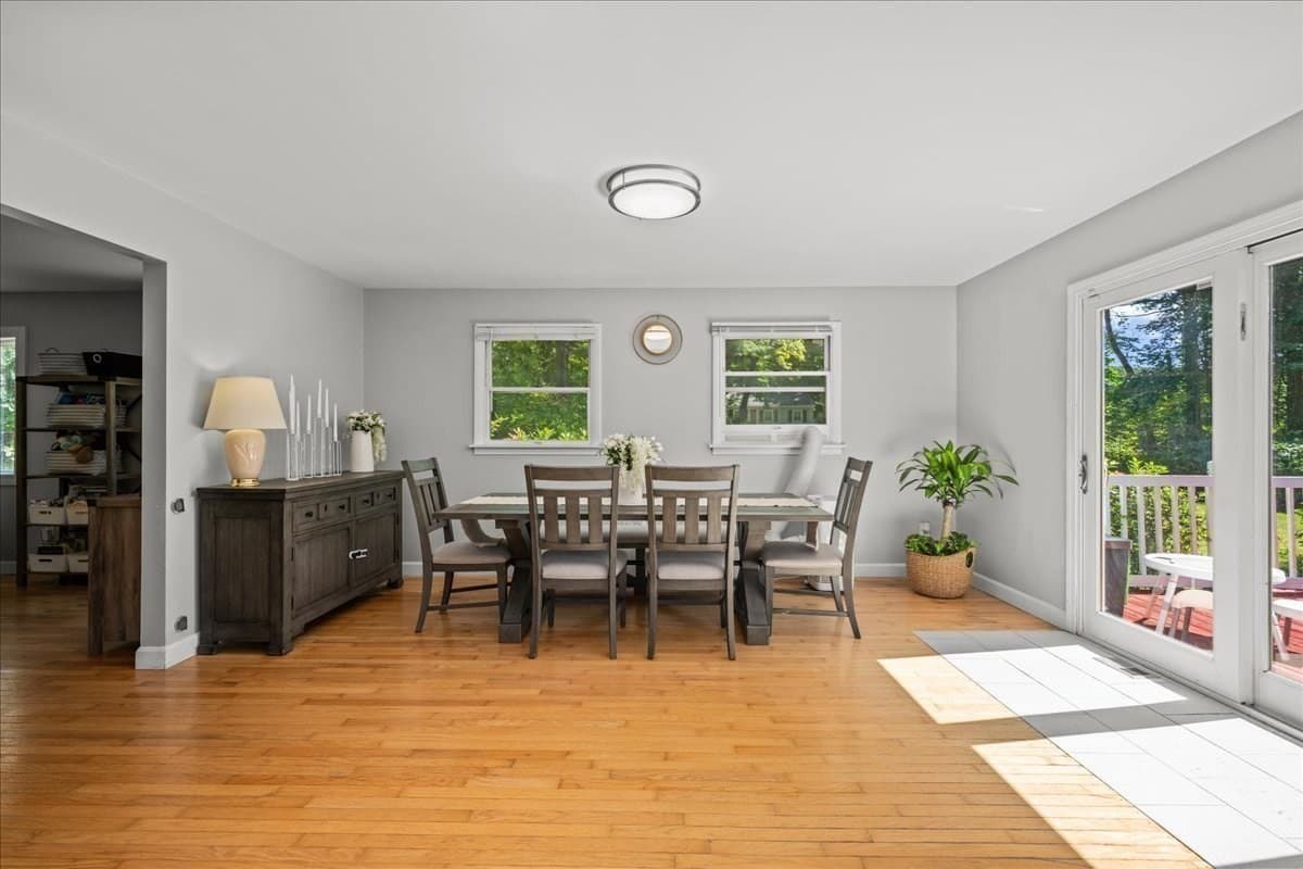 Single Family Residence at 65 Carter Rd, Worcester MA 01609, Worcester, photo 7 of 36