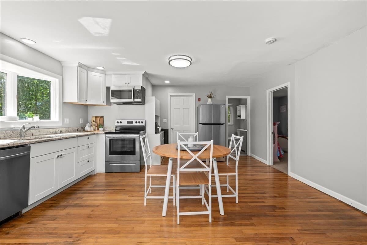 Single Family Residence at 65 Carter Rd, Worcester MA 01609, Worcester, photo 3 of 36