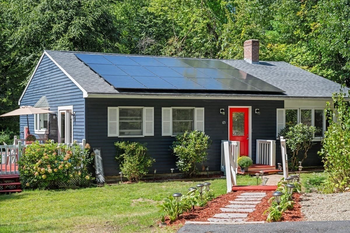 65 Carter Rd, Worcester MA 01609