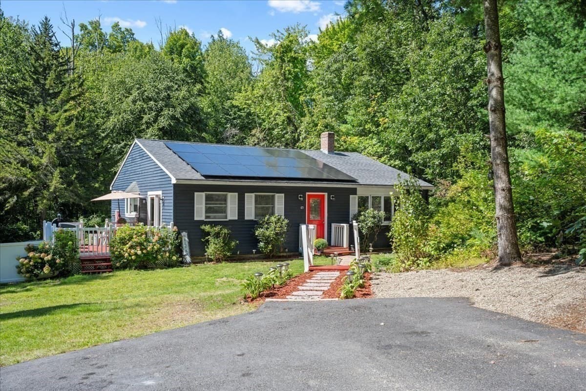 Single Family Residence at 65 Carter Rd, Worcester MA 01609, Worcester, photo 34 of 36