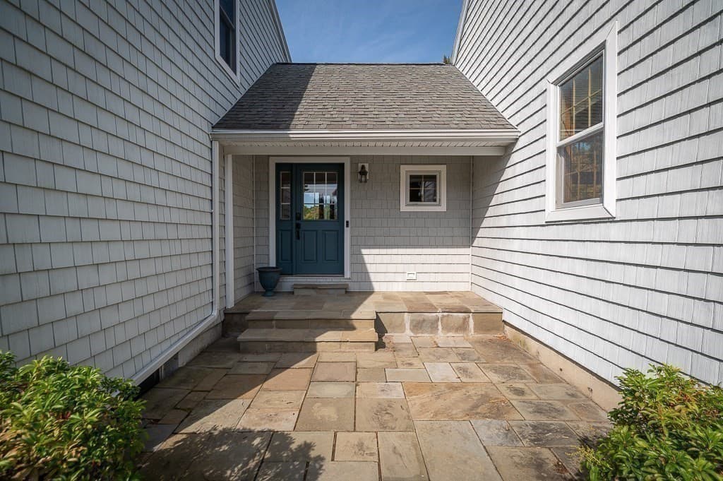 Single Family Residence at 44 Warren St, Georgetown MA 01833, Georgetown, photo 3 of 34
