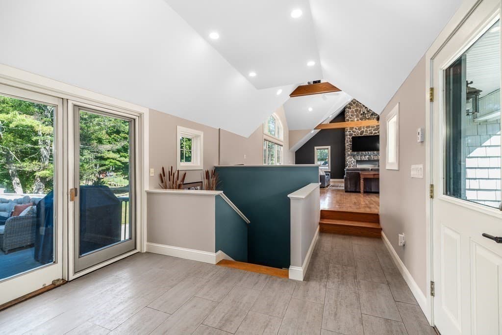 Single Family Residence at 44 Warren St, Georgetown MA 01833, Georgetown, photo 4 of 34