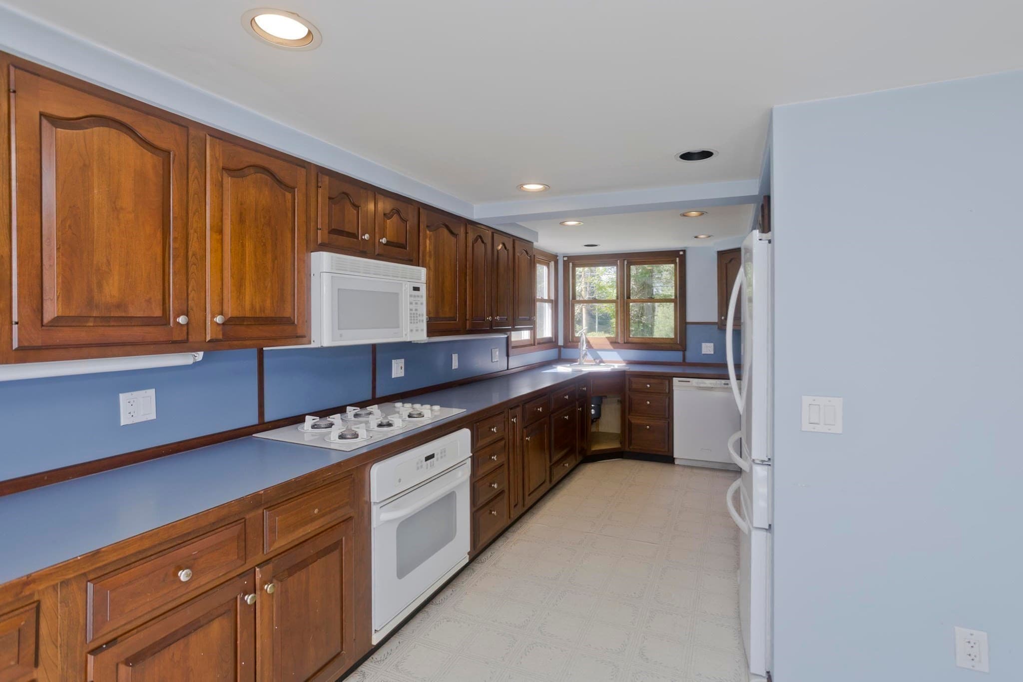Single Family Residence at 54 Ryan Rd, Northampton MA 01062, Northampton, photo 7 of 36